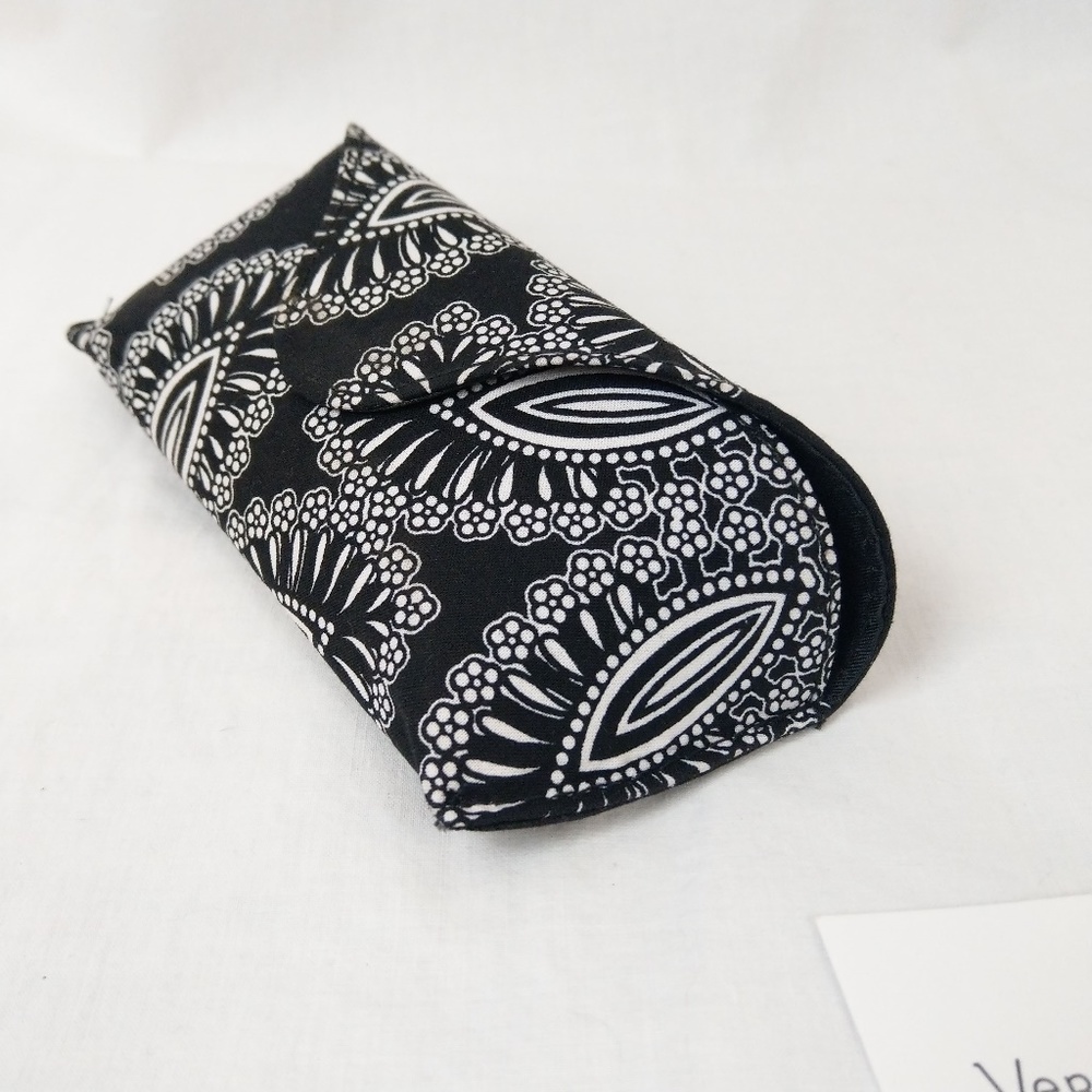 BNWT Vera Bradley Blanco Bouquet Eyeglasses Case - Picture 4 of 8